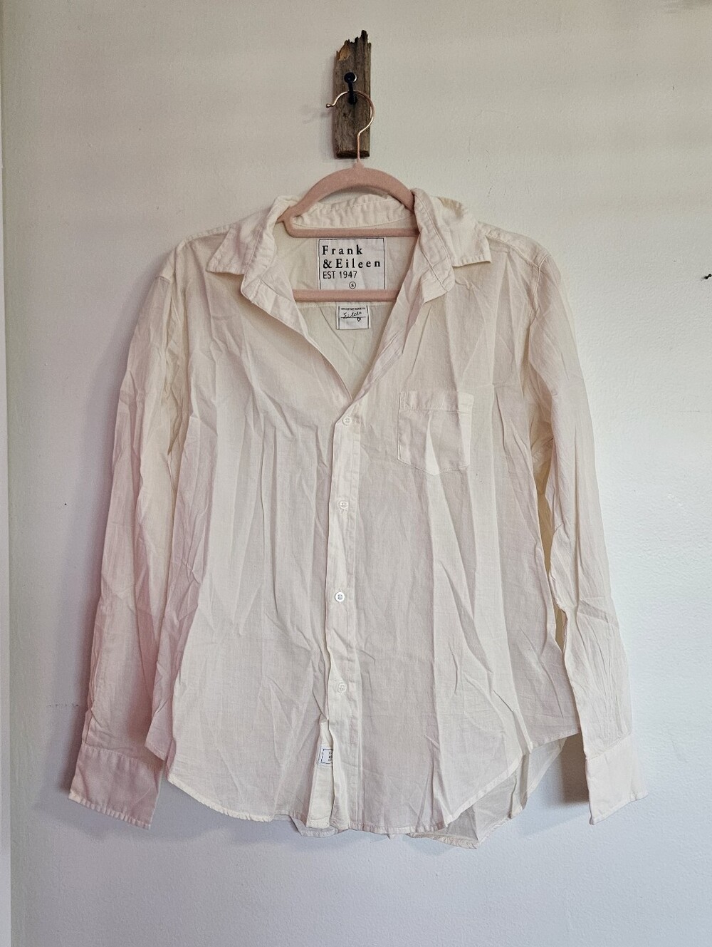 Frank & Eileen Organic Cotton Light Cream Button-Down Shirt